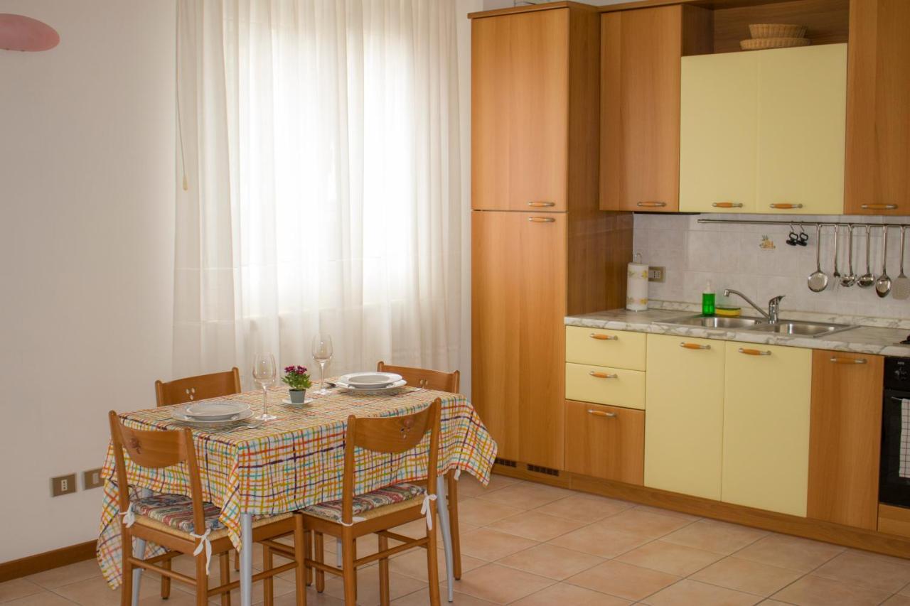 Appartamento Incantevole Con Parcheggio Gratuito Тирано Экстерьер фото
