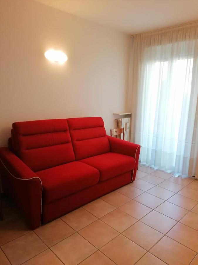 Appartamento Incantevole Con Parcheggio Gratuito Тирано Экстерьер фото